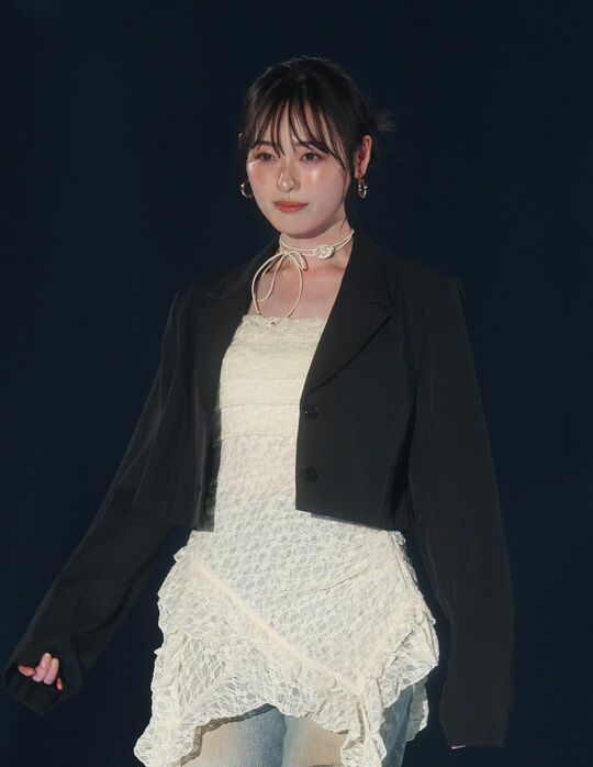 東京ガールズコレクションに出演した福原遥さん=2025年3月1日、東京都渋谷区